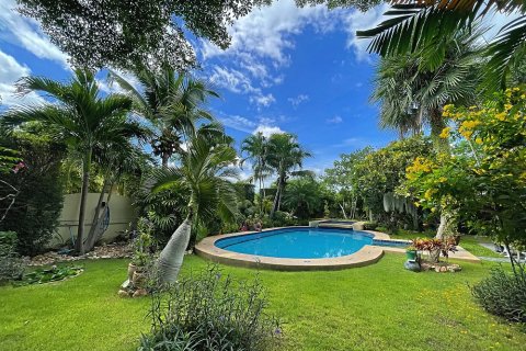 House in Hua Hin, Thailand 4 bedrooms № 125431 - photo 11