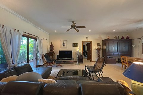 House in Hua Hin, Thailand 4 bedrooms № 125431 - photo 2