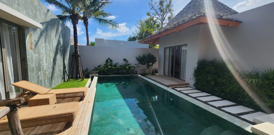 Вилла на Пляже Лаян, Таиланд с 4 комнатами  № 70926