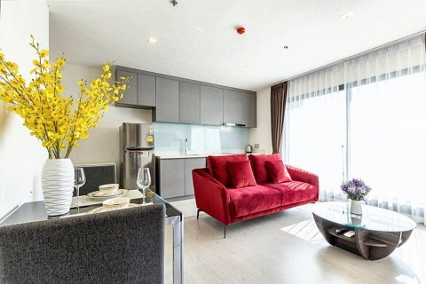 Condo in Phra Khanong, Bangkok, Thailand, 1 bedroom  № 85738 - photo 1