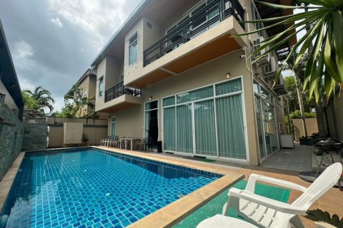 House in Pattaya, Thailand 4 bedrooms № 85743 - photo 1