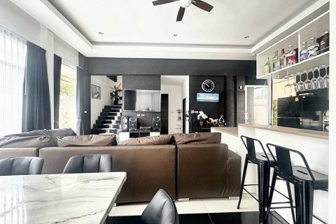 House in Pattaya, Thailand 4 bedrooms № 85743 - photo 3