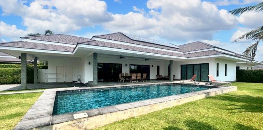 Villa in Cha-am, Thailand 3 bedrooms № 85550