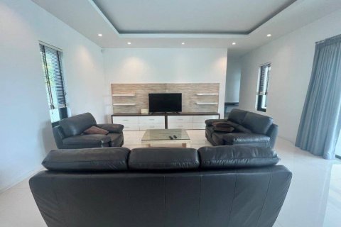Villa in Cha-am, Thailand 3 bedrooms № 85550 - photo 2