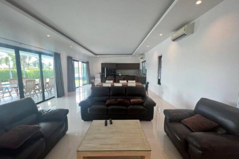 Villa in Cha-am, Thailand 3 bedrooms № 85550 - photo 3