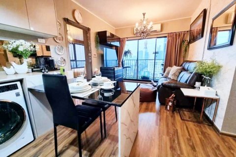 Condo in Bangkok, Thailand, 2 bedrooms № 86901 - photo 2