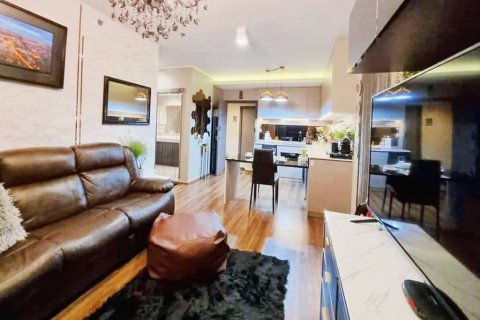 Condo in Bangkok, Thailand, 2 bedrooms № 86901 - photo 1