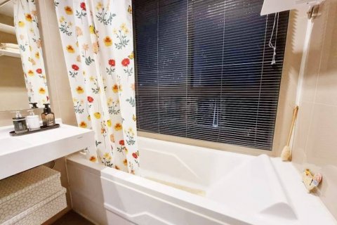 Condo in Bangkok, Thailand, 2 bedrooms № 86901 - photo 10