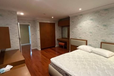 Condo in Watthana, Bangkok, Thailand, 3 bedrooms  № 123752 - photo 10