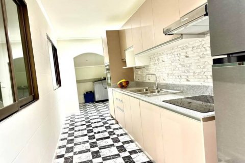 House in Pattaya, Thailand 4 bedrooms № 125783 - photo 6