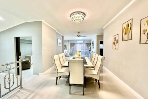 House in Pattaya, Thailand 4 bedrooms № 125783 - photo 3