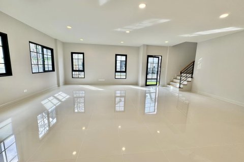 Дом в Бангкоке, Таиланд с 4 спальнями  № 121200 - фото 7