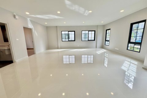 Дом в Бангкоке, Таиланд с 4 спальнями  № 121200 - фото 6