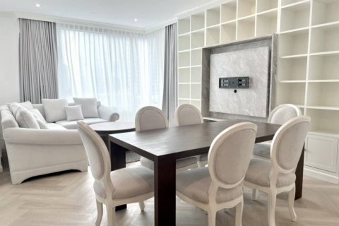 Condo in Bangkok, Thailand, 2 bedrooms  № 106773 - photo 2