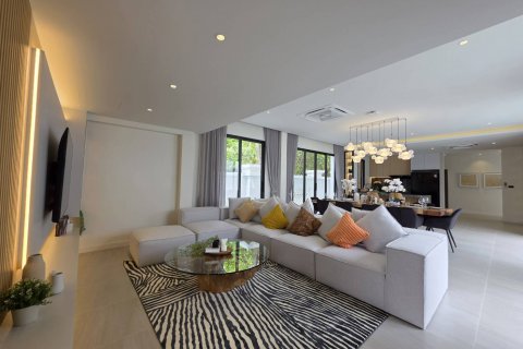 Дом в Паттайе, Таиланд с 5 спальнями  № 130364 - фото 7