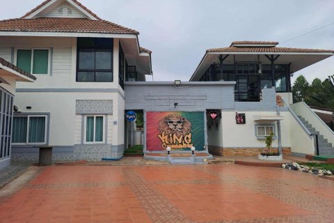 House in Bang Lamung, Thailand 7 bedrooms № 130360 - photo 1