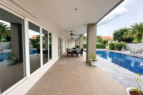 Maison à Pattaya, Thaïlande 5 chambres № 130361 - photo 9