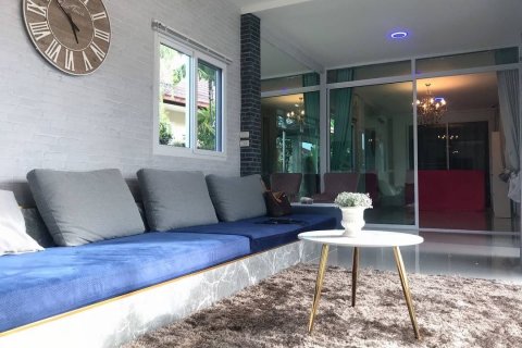 Villa in Pattaya, Thailand 5 bedrooms № 141944 - photo 4
