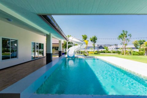 Villa in Hua Hin, Thailand 4 bedrooms № 100145 - photo 4