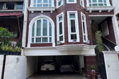 Кафе/ресторан в Бангкоке, Таиланд 400м2  № 100146 - фото 1