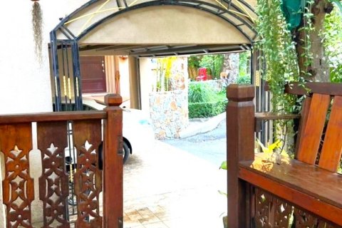 House in Pattaya, Thailand 5 bedrooms № 132355 - photo 9