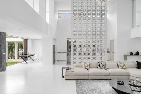 House in Bang Tao, Thailand 6 bedrooms № 120767 - photo 10