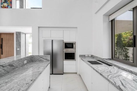 House in Bang Tao, Thailand 6 bedrooms № 120767 - photo 11