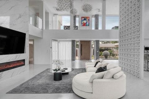 House in Bang Tao, Thailand 6 bedrooms № 120767 - photo 13