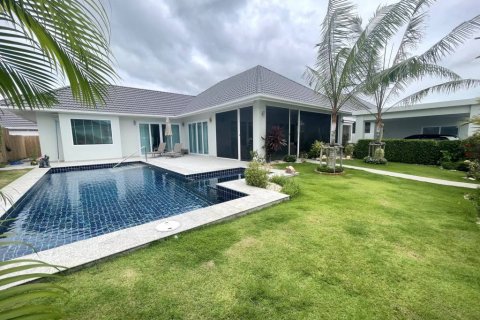 Вилла в Хуа Хине, Таиланд с 3 спальнями  № 132709 - фото 1