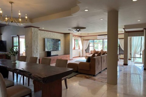 Вилла в Чалонге, Таиланд с 5 спальнями  № 132711 - фото 9