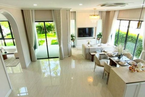 Дом в Паттайе, Таиланд с 3 спальнями  № 132466 - фото 2