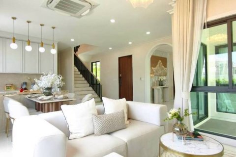 Дом в Паттайе, Таиланд с 3 спальнями  № 132466 - фото 5