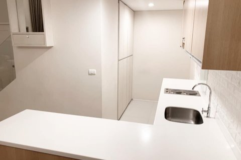 Condo in Bangkok, Thailand, 1 bedroom  № 143855 - photo 11