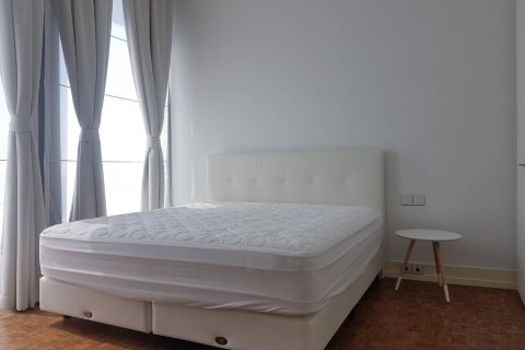 Condo à Yan Nawa, Bangkok, Thaïlande, 2 chambres № 143858 - photo 12