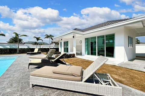 Вилла в Хуа Хине, Таиланд с 7 спальнями  № 86034 - фото 10