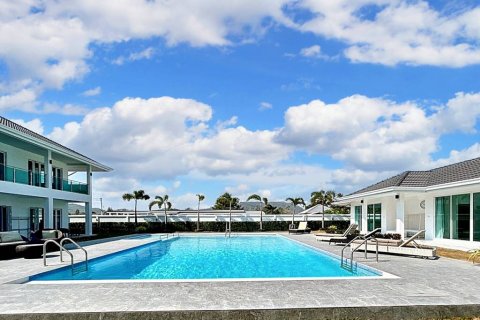 Вилла в Хуа Хине, Таиланд с 7 спальнями  № 86034 - фото 6