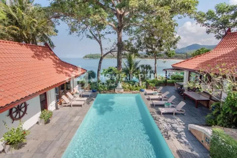 Дом в Кате, Таиланд с 6 спальнями  № 131060 - фото 1