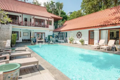 Дом в Кате, Таиланд с 6 спальнями  № 131060 - фото 2