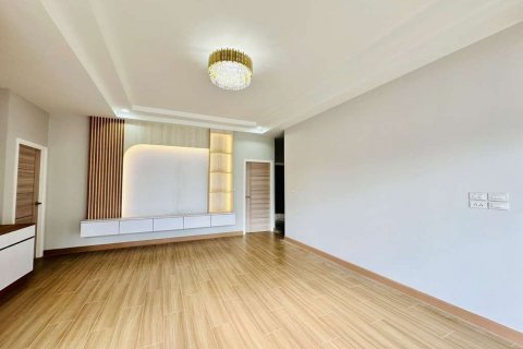House in Chiang Mai, Thailand 4 bedrooms № 119969 - photo 12