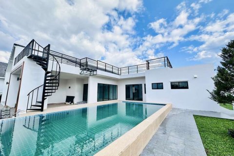 House in Chiang Mai, Thailand 4 bedrooms № 119969 - photo 1