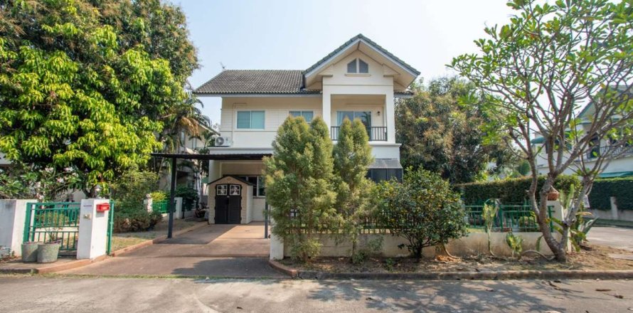 House in Chiang Mai, Thailand 4 bedrooms № 126313