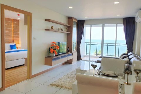 Apartment in Pattaya, Thailand 384 bedrooms № 123280