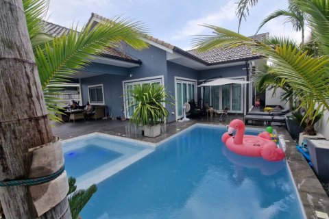 Дом в Паттайе, Таиланд с 3 спальнями  № 116018 - фото 1