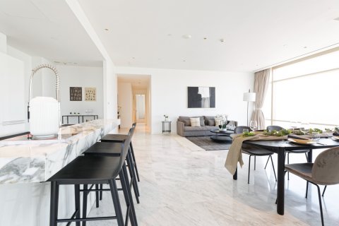 Condo in Sathon, Bangkok, Thailand, 3 bedrooms  № 123773 - photo 2