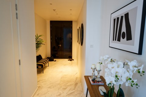 Condo in Sathon, Bangkok, Thailand, 3 bedrooms  № 123773 - photo 18
