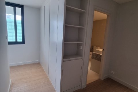 Кондоминиум с 3 спальнями в Ваттхане, Бангкок, Таиланд № 123778 - фото 4