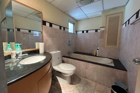 Кондоминиум с 4 спальнями в Клонг Тоэй, Бангкок, Таиланд № 123777 - фото 2