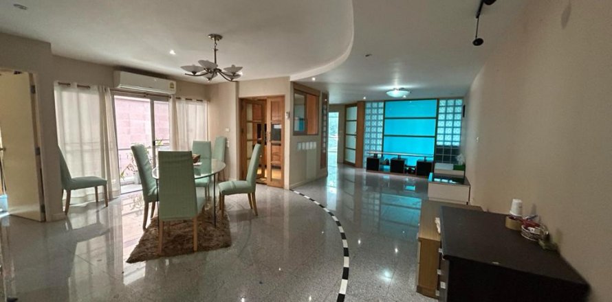 Кондоминиум с 4 спальнями в Клонг Тоэй, Бангкок, Таиланд № 123777