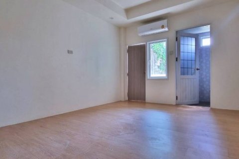 Propriété commerciale à Pattaya, Thaïlande 744 m2 № 86306 - photo 10