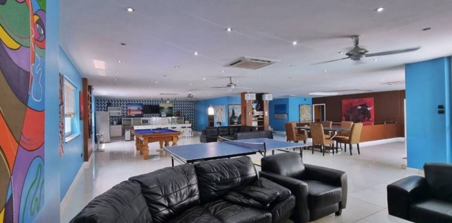 Вилла в Паттайе, Таиланд с 13 спальнями  № 85798